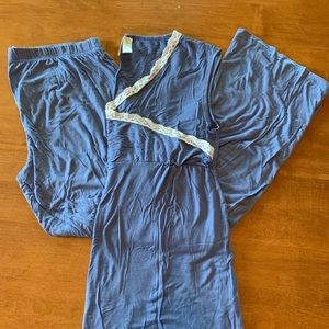 Maternity/postpartum pajamas